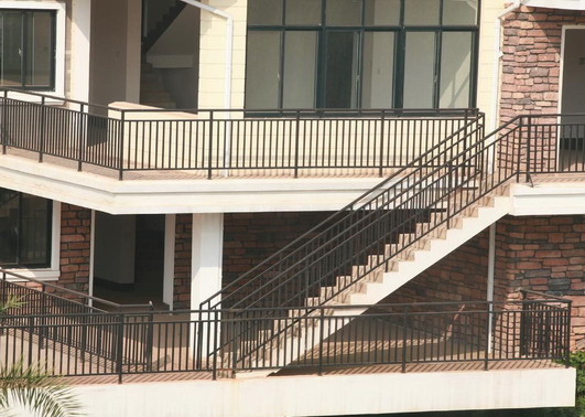 ���ݷ���